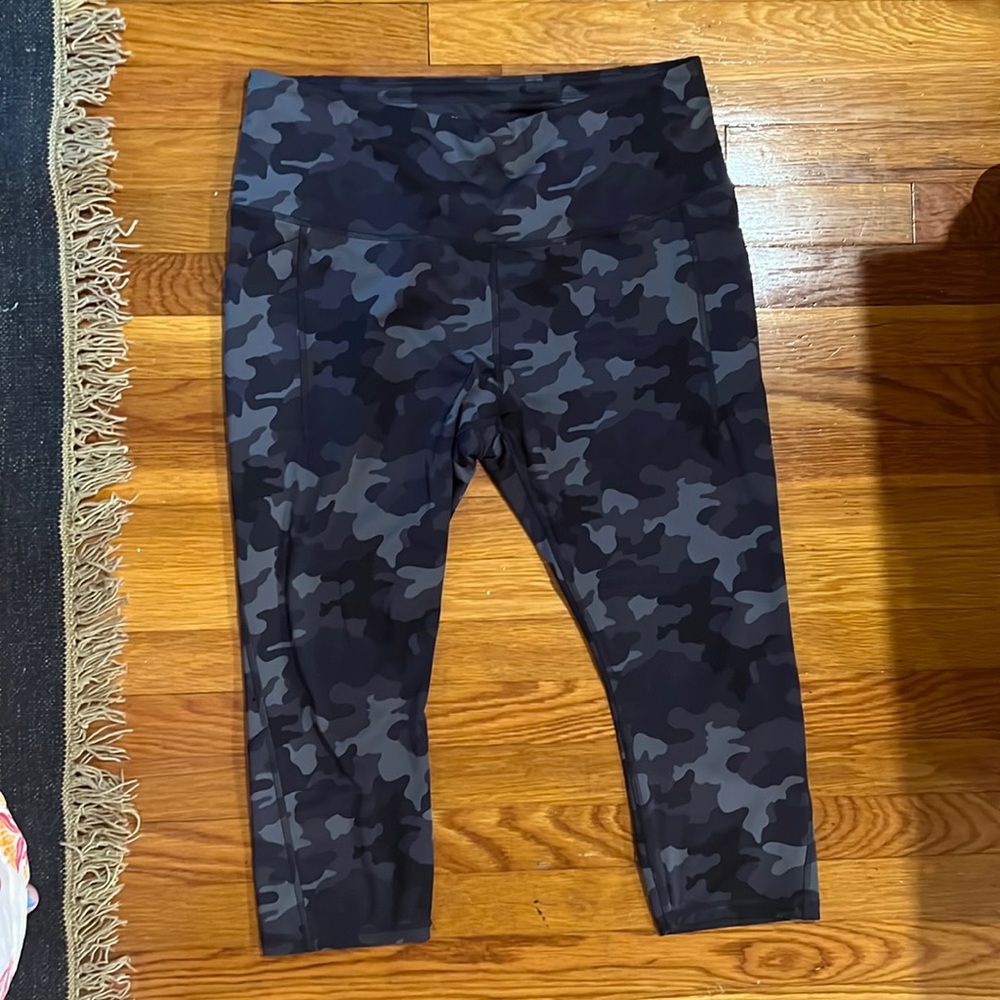 All in motion camo leggings 7/8 length xxl like new